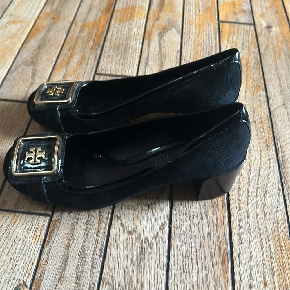 Tory Burch Julian Suede Chunky Block Heel Pumps in Black Size 6